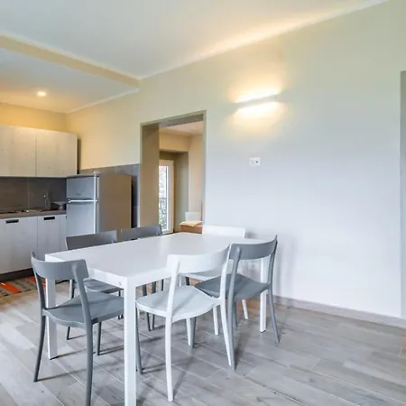 Guesthost - Comfy & Roomy - View On The Ligurian Hills! Apartment