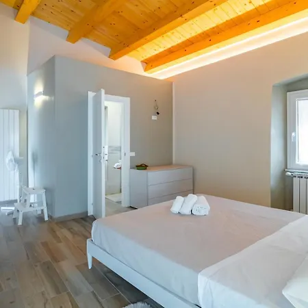 Guesthost - Comfy & Roomy - View On The Ligurian Hills! *