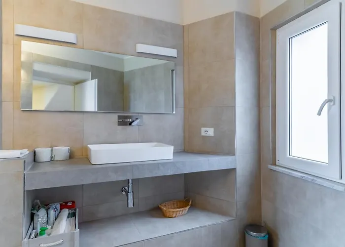 Guesthost - Comfy & Roomy - View On The Ligurian Hills!