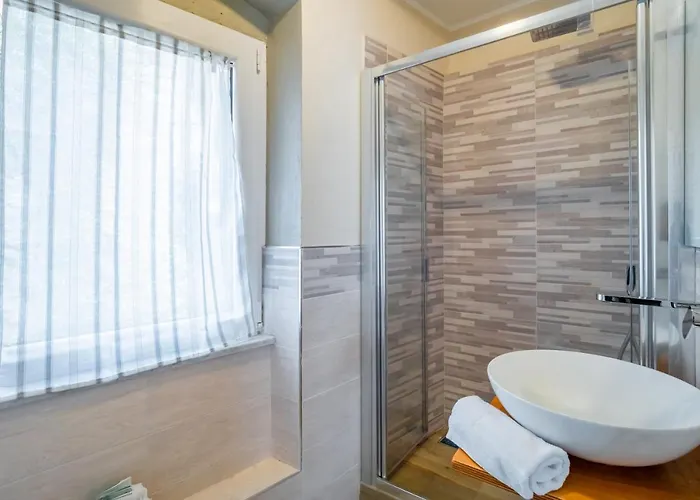 Guesthost - Comfy & Roomy - View On The Ligurian Hills! Vezzano Ligure