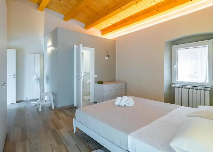 Guesthost - Comfy & Roomy - View On The Ligurian Hills! *